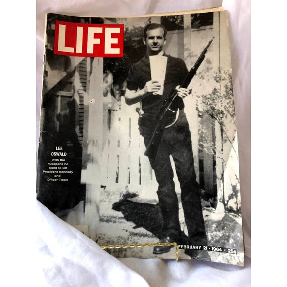 Lot Collection JFK Magazines, Book, Newspaper and Union Pamphlet - Picture 5 of 13